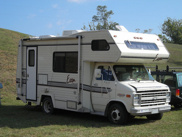파일:쉐보레 캠핑카.jpg