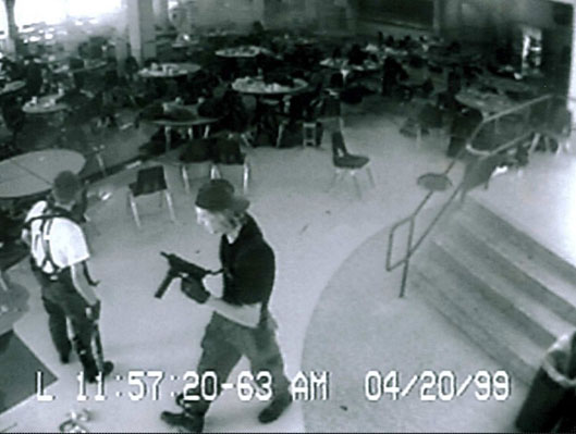 파일:Columbine Shooting.jpg