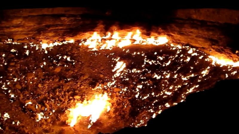 파일:불타는 구덩이.jpg