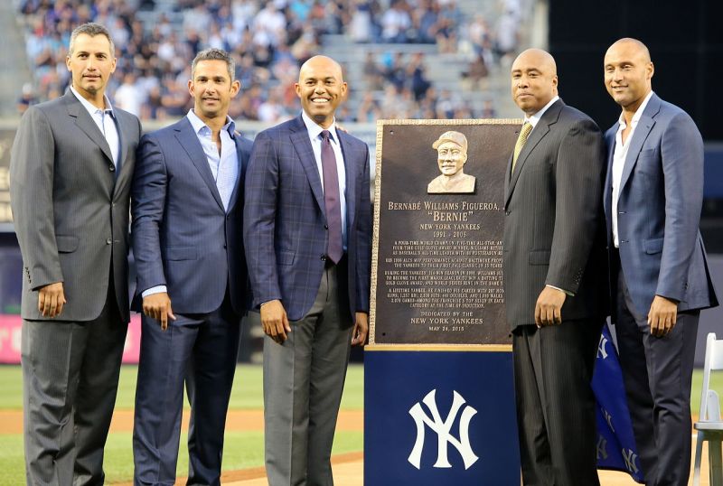 파일:Bernie Williams plaque ceremony.jpg