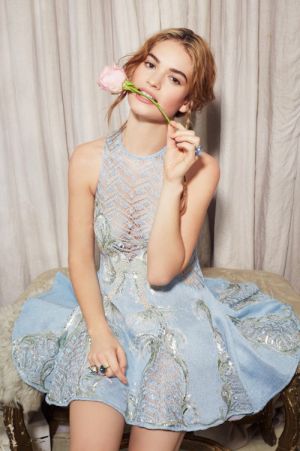 릴리 제임스.jpeg