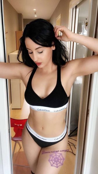 파일:셀리나 란제리.jpeg