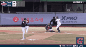 나승엽 타구판단.gif
