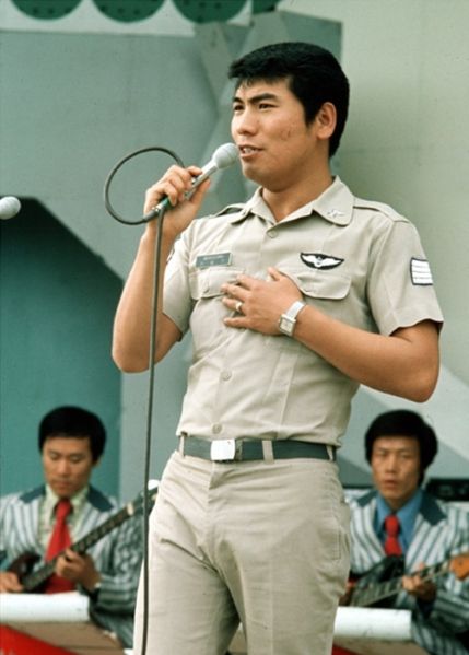 파일:나훈아 젊은시절.jpg