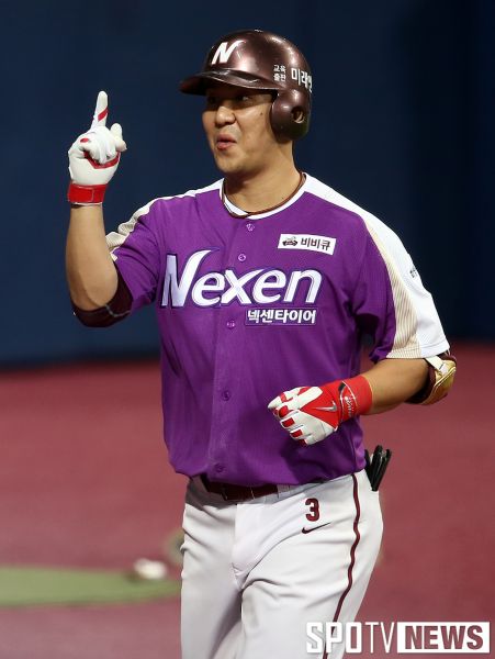 파일:김민성 보니폼.jpg