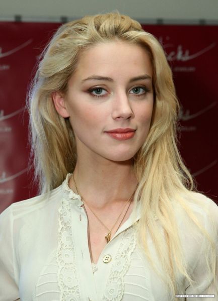 파일:Amber heard jjang.jpeg