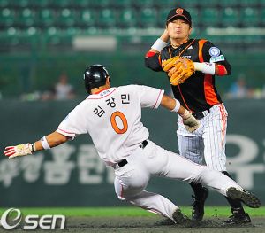 김강민 문규현 작살내는 장면.jpg