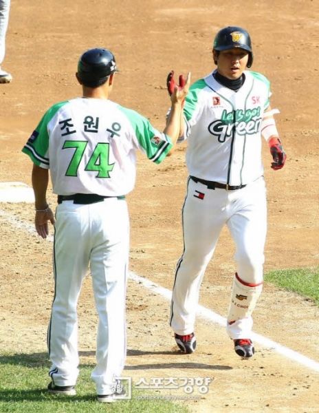 파일:조원우 솩코치시절.jpg