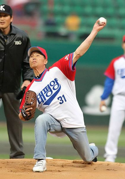 파일:최창호 시구.jpg