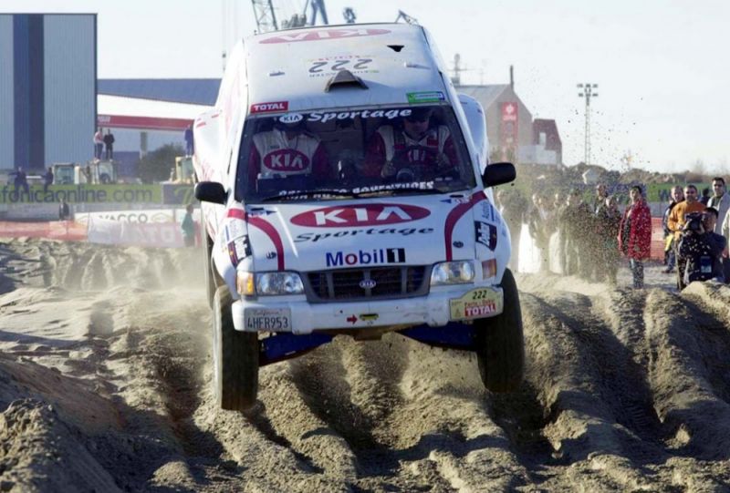 파일:다카르 랠리 스포티지 2003.jpeg