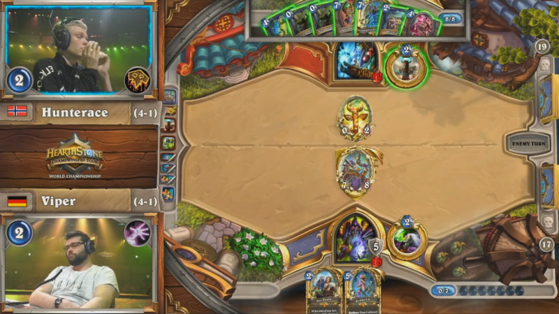 파일:라팜 들고간 바이퍼2.png