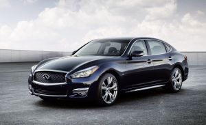 인피니티 Q70.jpg