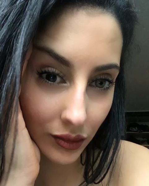 파일:셀리나 미모3.png