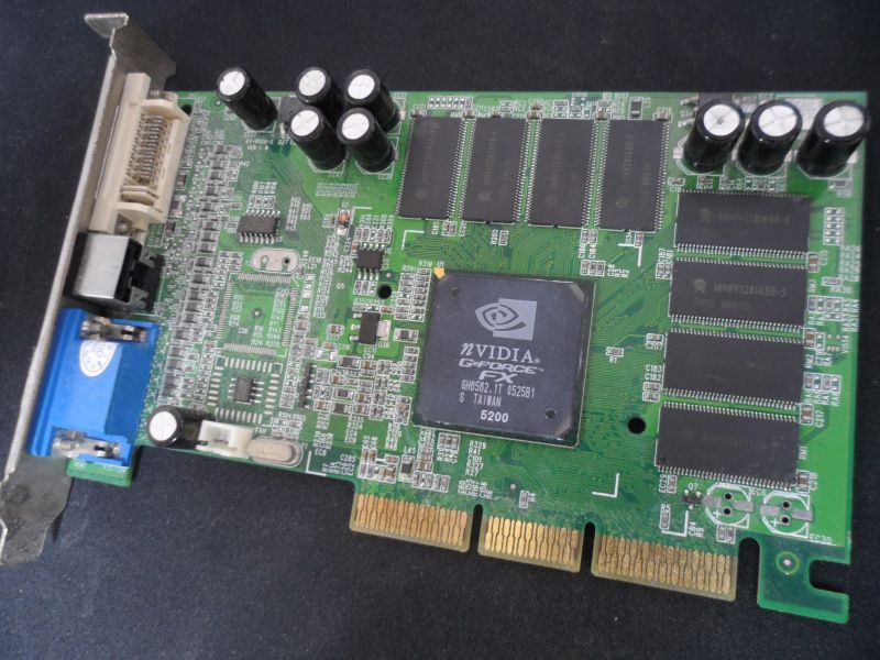 파일:지포스 FX 5200.jpg