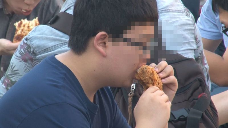 파일:치킨도 맛있어.jpg