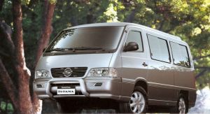 쌍용 이스타나.jpg