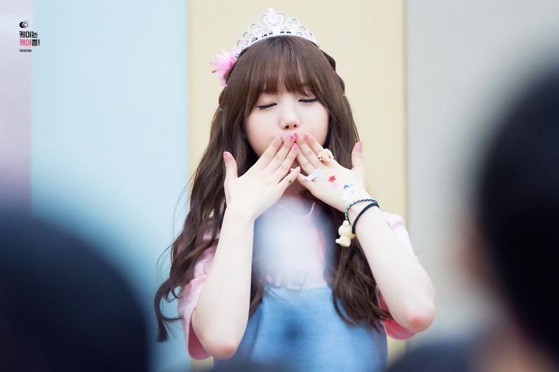 파일:1cm케이 뽀뽀.jpg