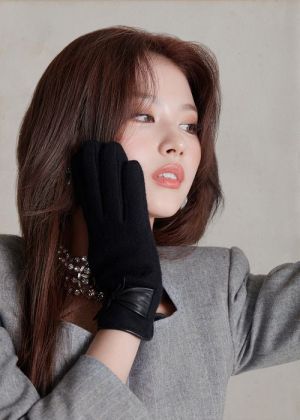 트와이스 사나(I CAN'T STOP ME).jpg