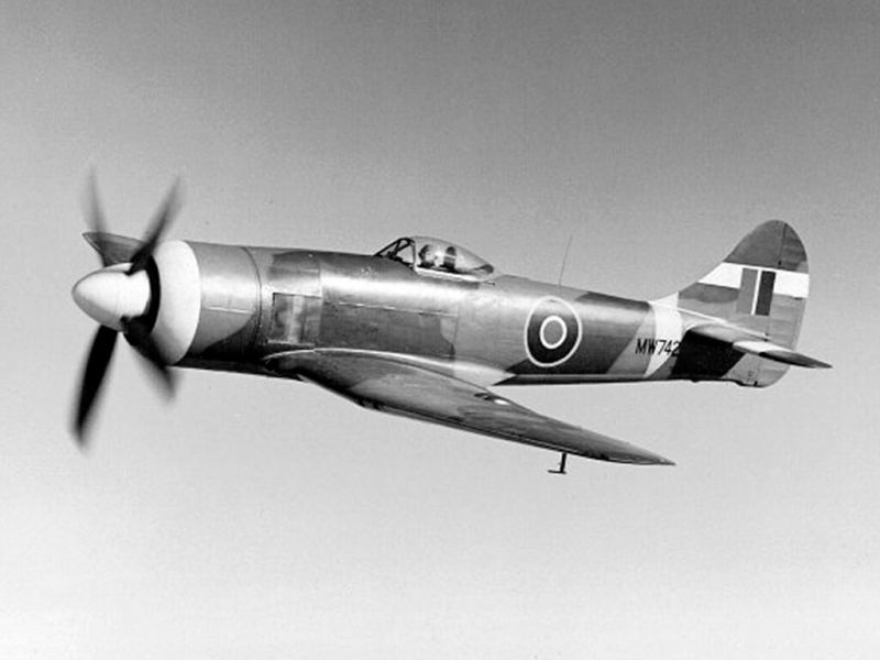 파일:호커 템페스트 공랭식.jpg