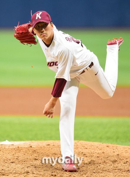 파일:키움 윤석원.jpg