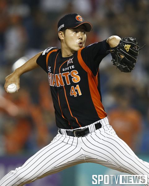 파일:롯데 강승현.jpeg