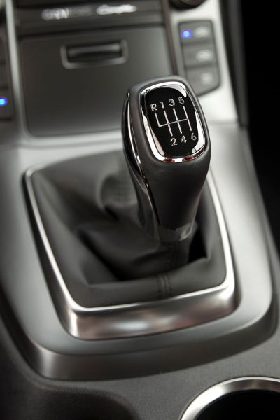 파일:2013-Hyundai-Genesis-R-Spec-Coupe-gear-shifter.jpg