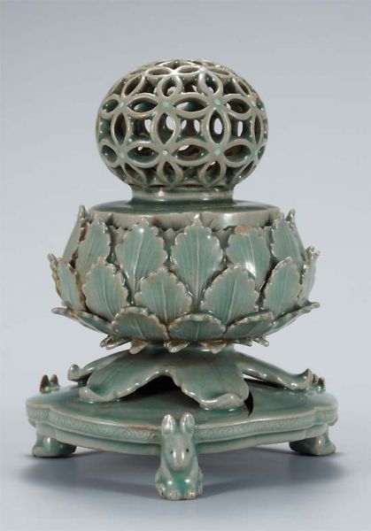 파일:청자 투각 칠보문 향로.jpg