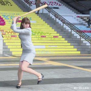 이나무라 아미 타격.gif