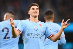 훌리언 알바레즈.jpg