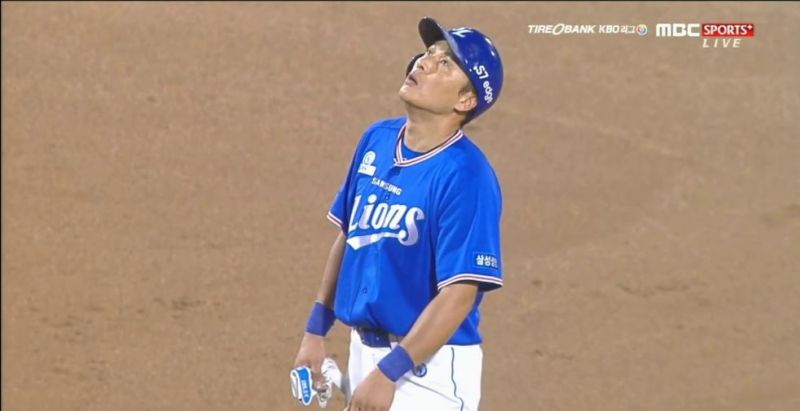 파일:순간적인 변화를 받아들이지 못하고.jpg