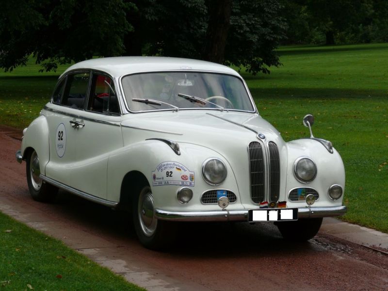 파일:BMW 502.jpg