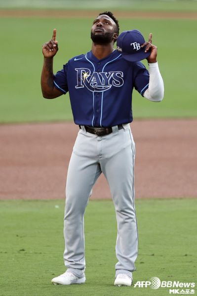 파일:랜디 아로자레나.jpg