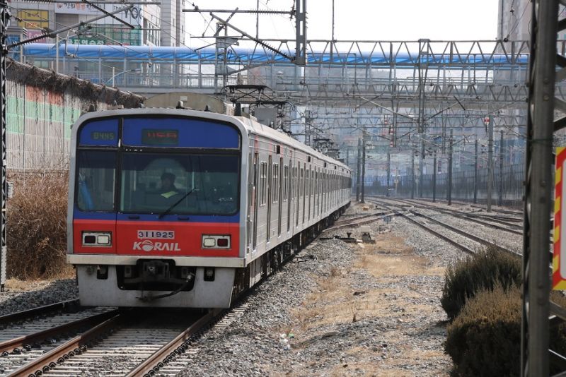 파일:한국철도공사 1호선 차량.JPG