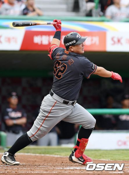 파일:2000안타 김지진.jpg