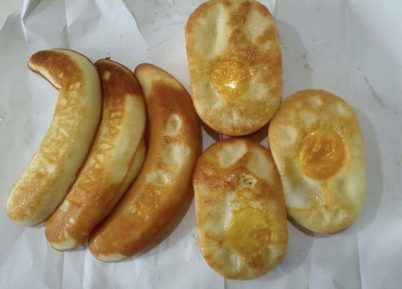 파일:바나나빵과계란빵.jpeg
