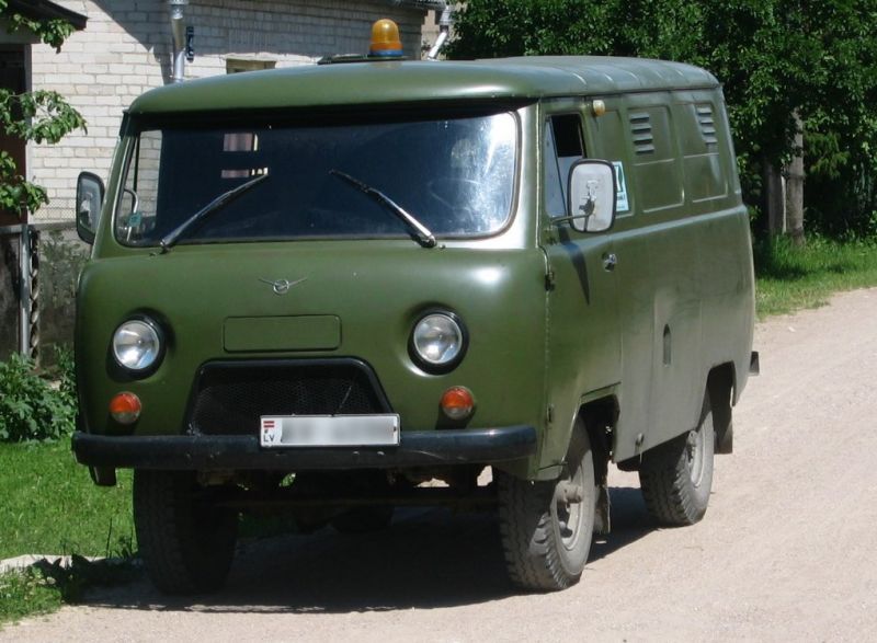 파일:UAZ-452.jpg