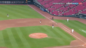 아부지 공 굴러가유.gif