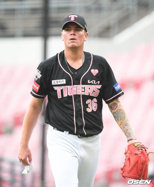 파일:애런 브룩스.jpg