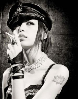 오사키 나나.jpg