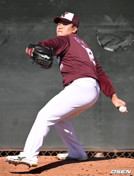 파일:김건희 키움 히어로즈.jpg