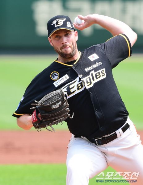 파일:채드 벨.jpg